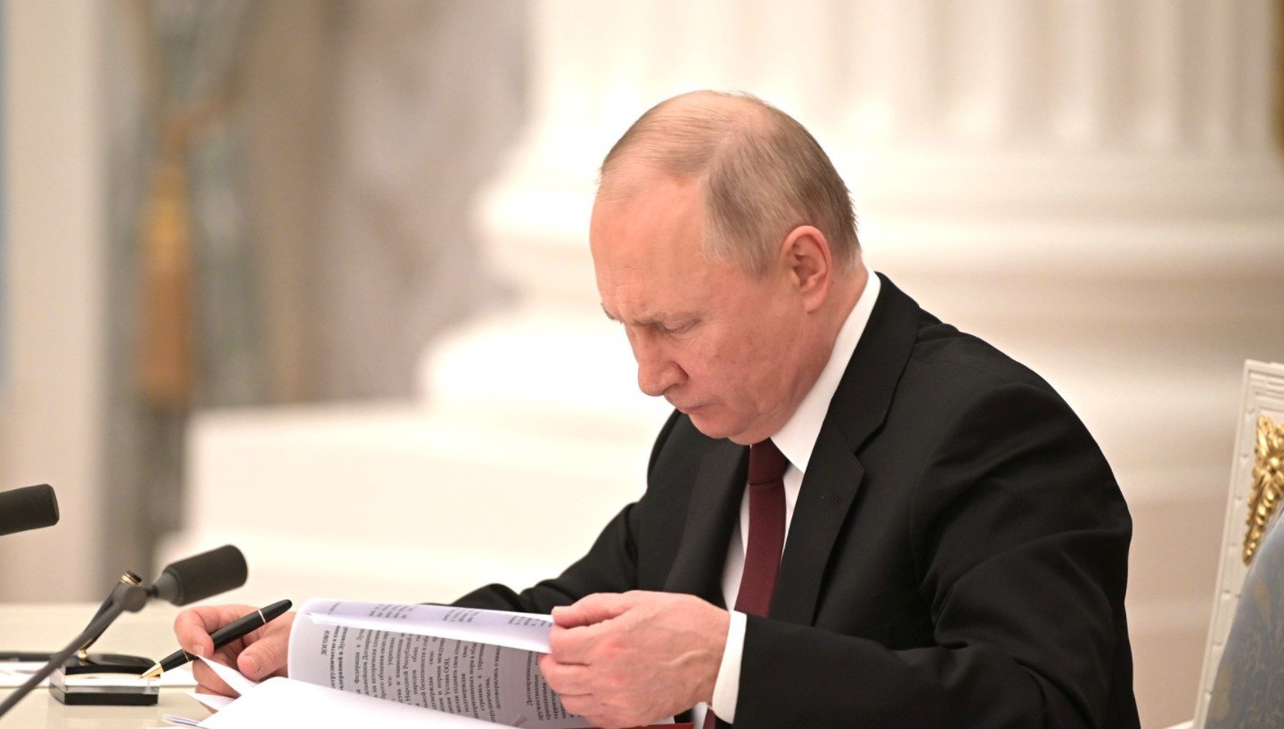 Президентът Владимир Путин обяви че е подписал декрет съгласно който