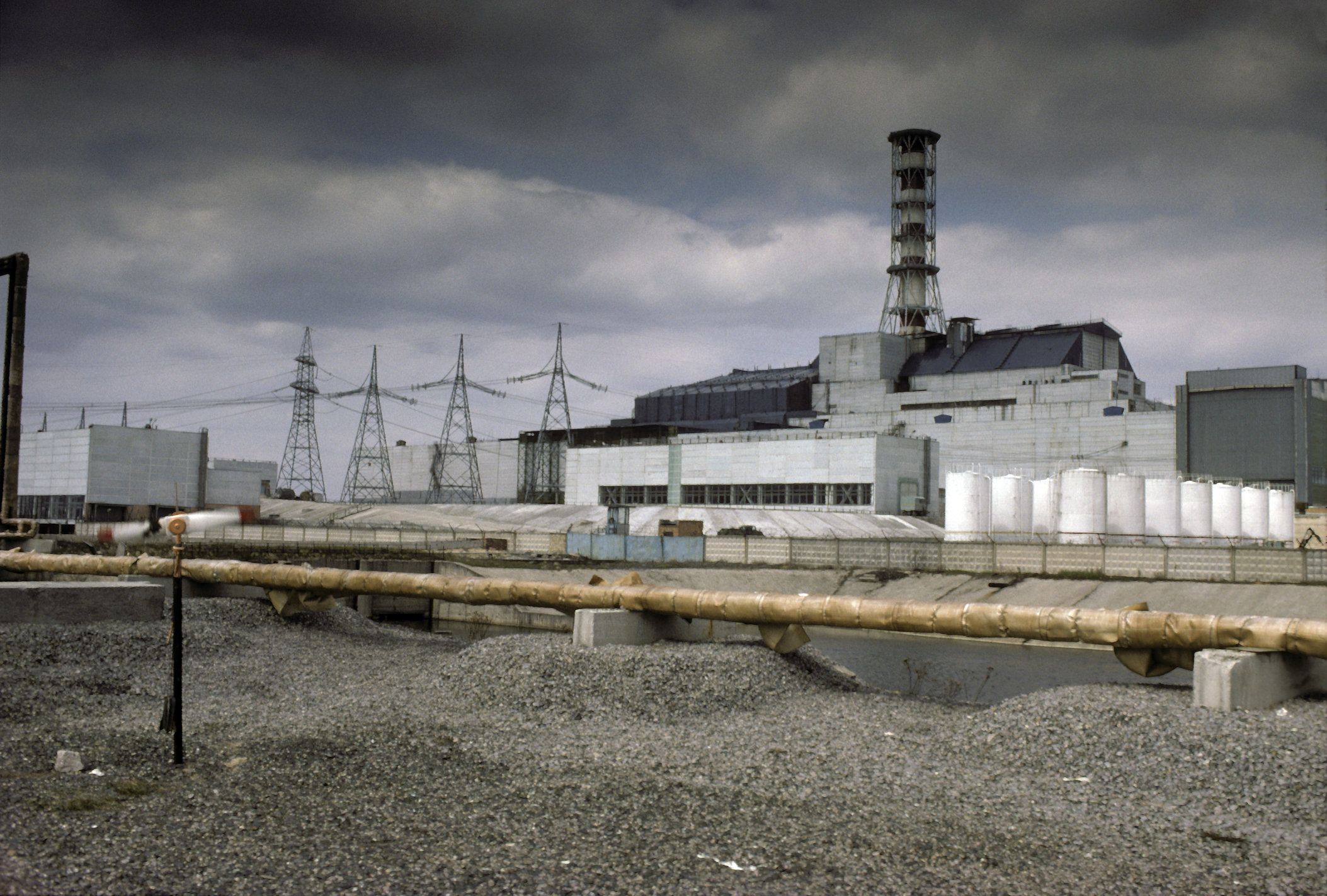 Руските войски са започнали да напускат атомната електроцентрала в Чернобил