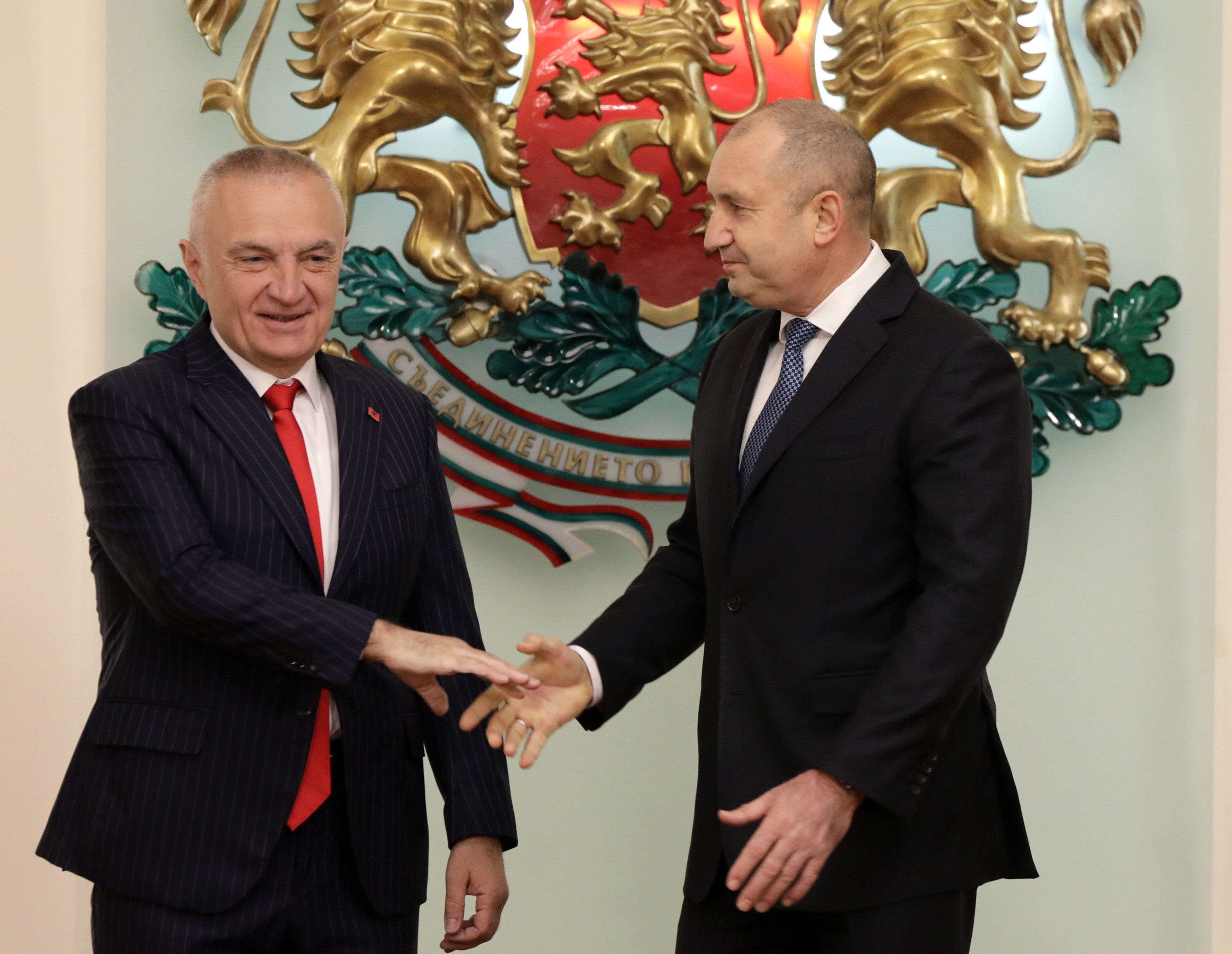 България подкрепя започването на преговори на Албания с ЕС без