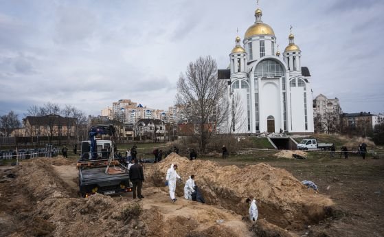 Десетки тела са открити в масов гроб близо до Киев