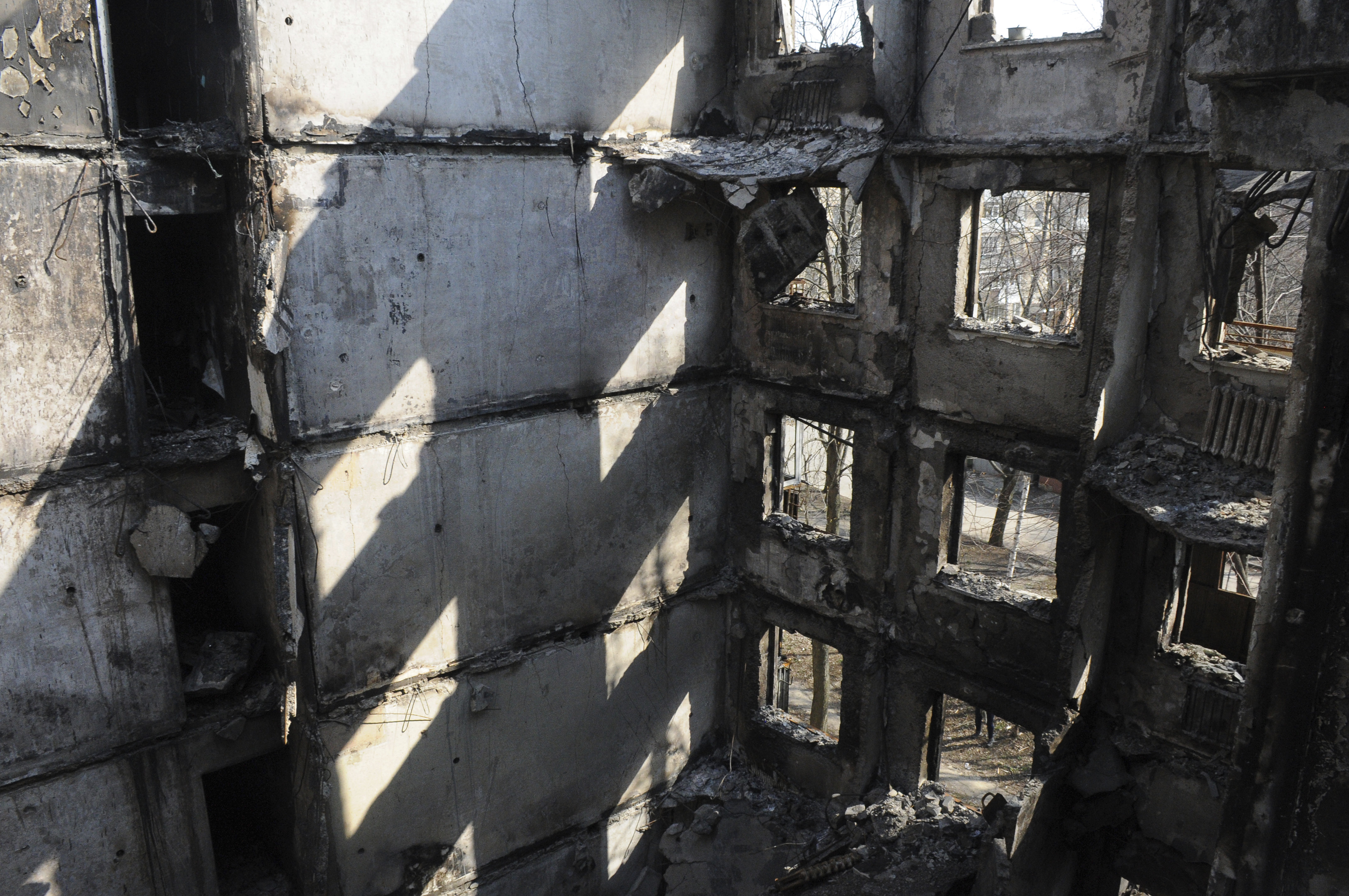 Със серия от мощни експлозии, разтърсили тази нощ украинския югозападен