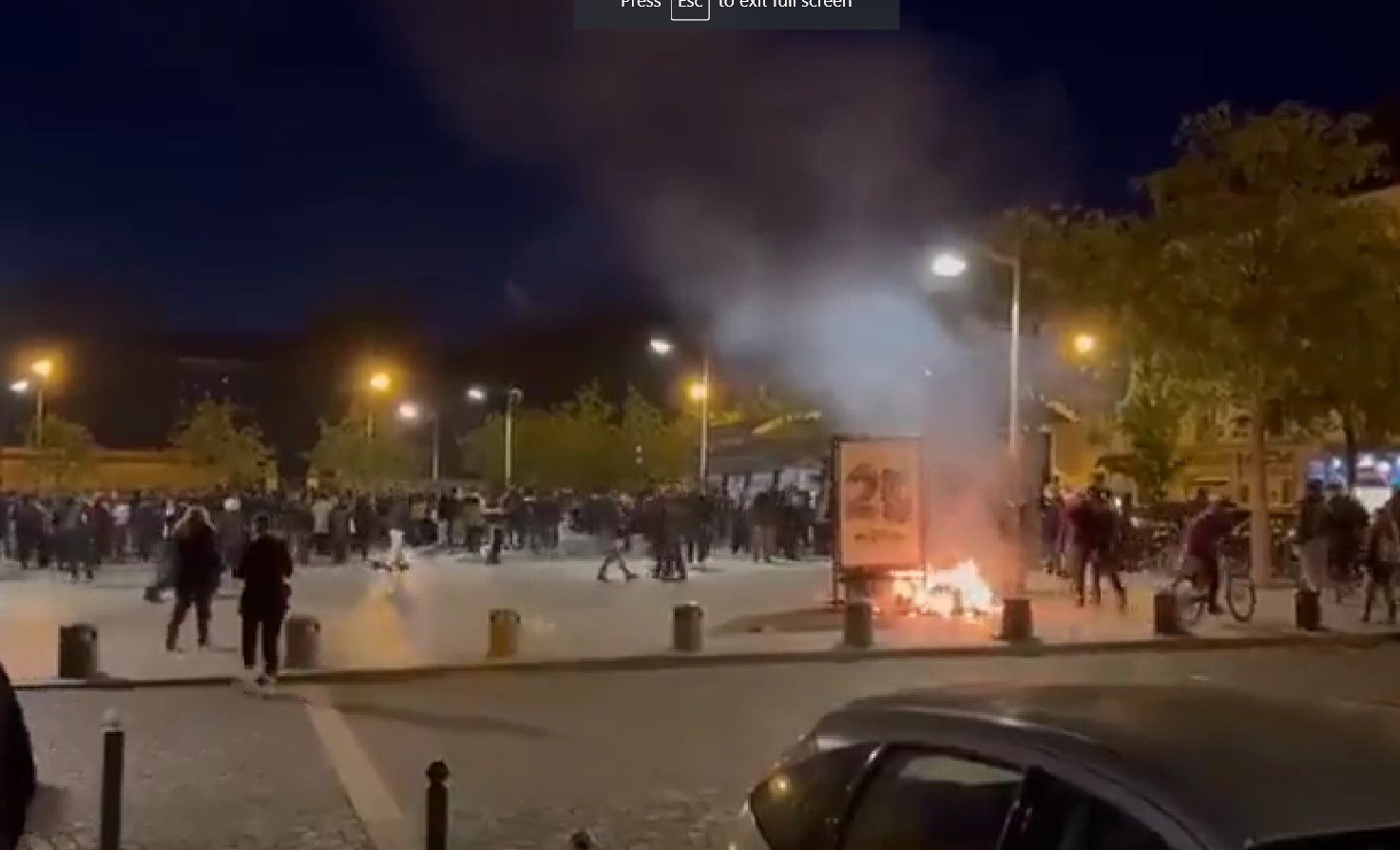 Стотици недоволни се събраха в центъра на френския град Рен
