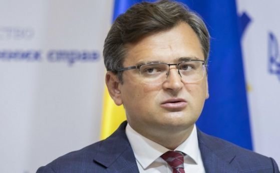 Украинският външен министър Дмитро Кулеба пристигна в България с автомобил  
От