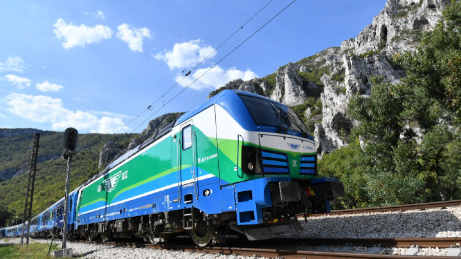 От днес се възстановява движението на международния влак, който пътува