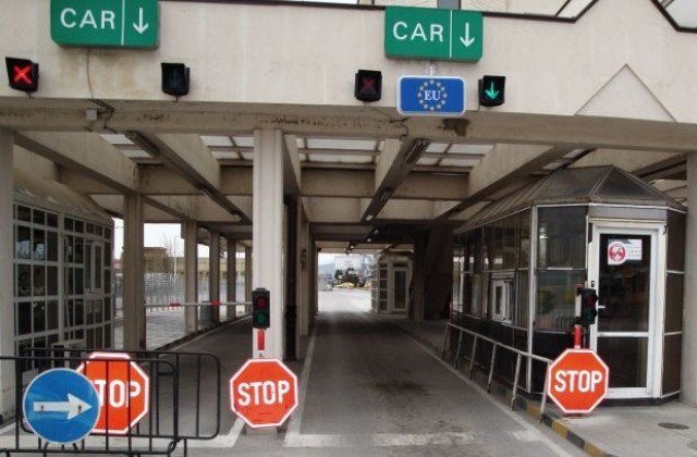 Организацията на ГКПП Кулата е перфектна похвалиха българските граничари читатели