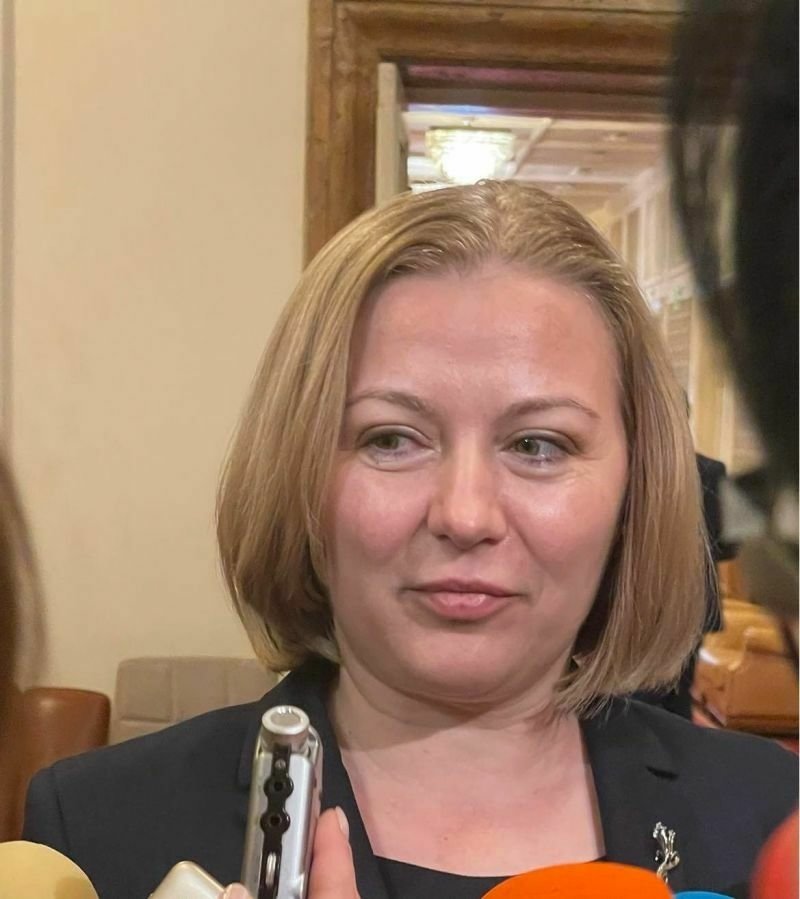 Правителството натовари правосъдния министър Надежда Йорданова да подпише от името на