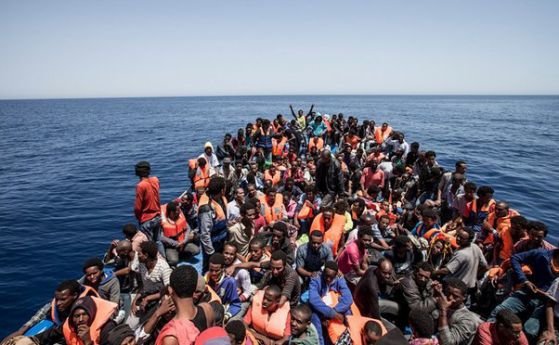 Повече от 3000 мигранти са загинали в морето миналата година