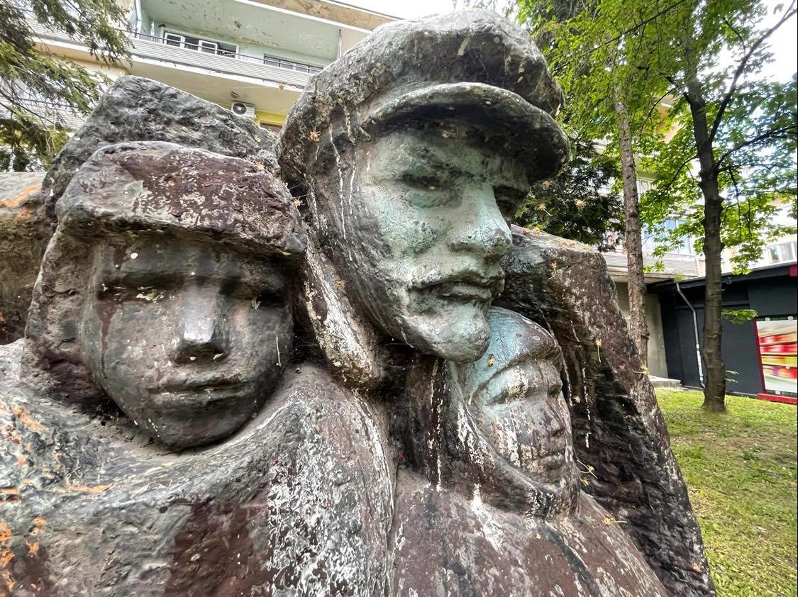 В България паметниците на Ленин са с един повече отколкото