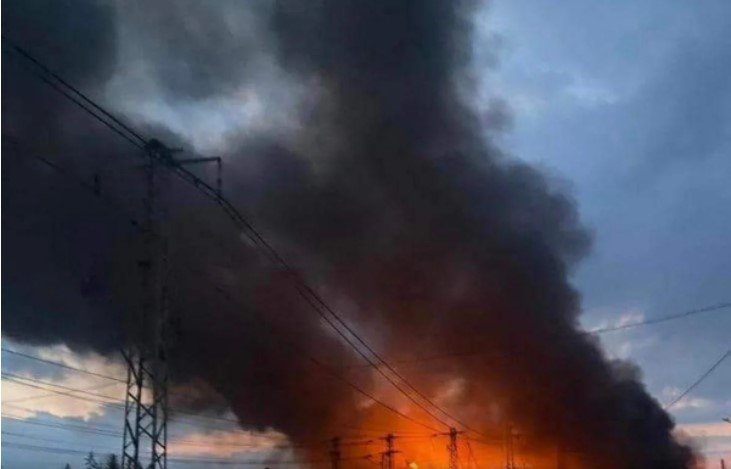 Мощни експлозии разтърсиха тази вечер обекти в Лвовска Днепърска Киевска