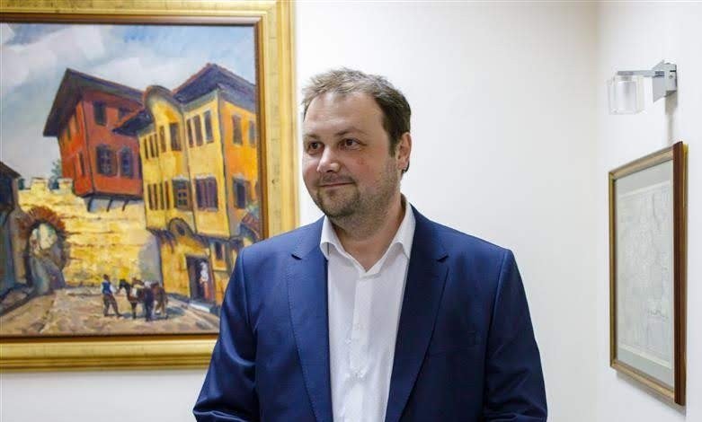 Калин Костов е адвокат и преподавател по правни науки в