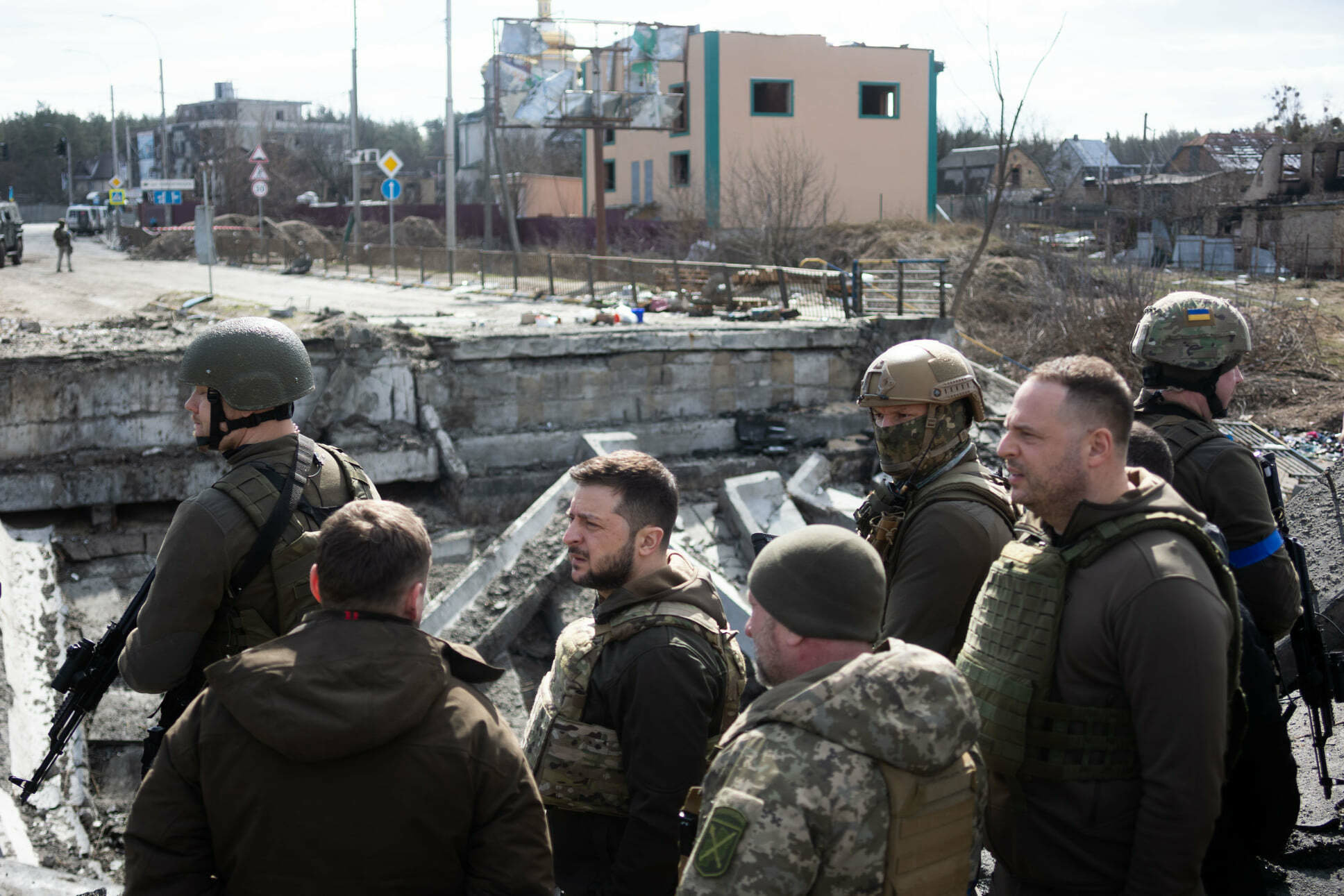Евентуалното ликвидиране на украинските военни и цивилни граждани, които остават