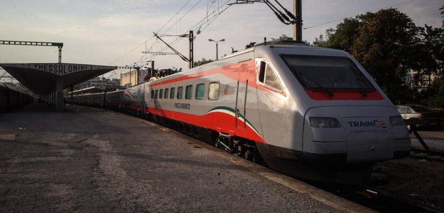 Високоскоростен влак ще свързва Атина и Солун от 15 май.
За