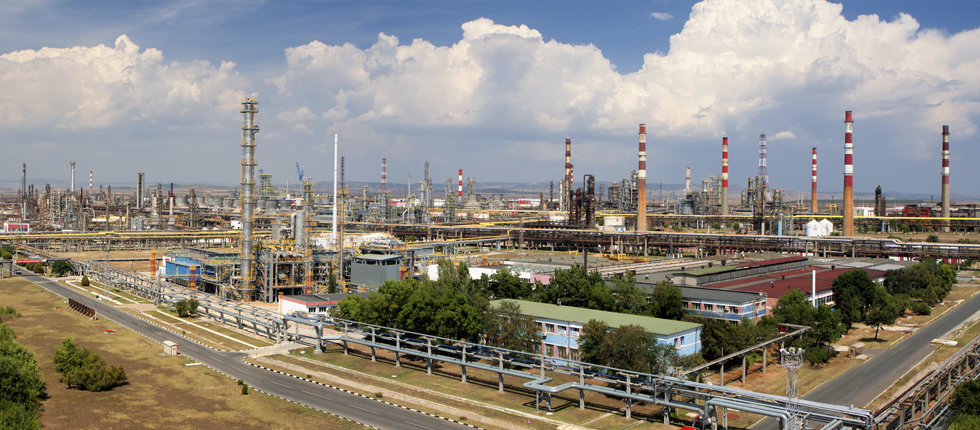 Ако спре вносът на руски петрол в България, единствената нефтена