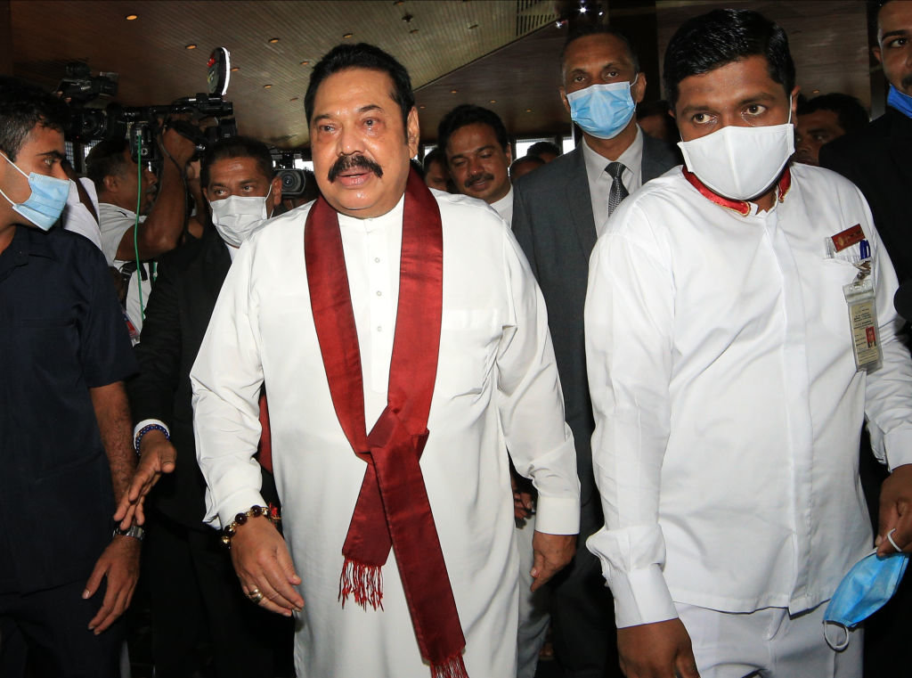 Министър-председателят на Шри Ланка Махинда Раджапакса подаде оставка на фона