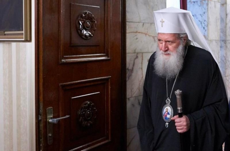Българският патриарх и Софийски митрополит Неофит e претърпял инцидент в