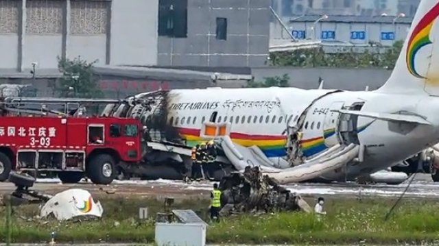 В Китай започна разследване след като пътнически самолет излезе от