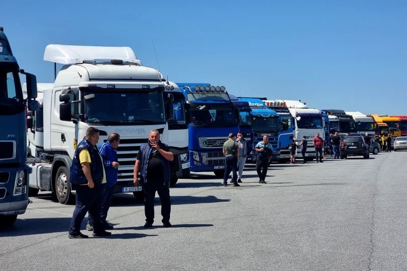 В Министерския съвет премиерът Кирил Петков провежда среща с представители