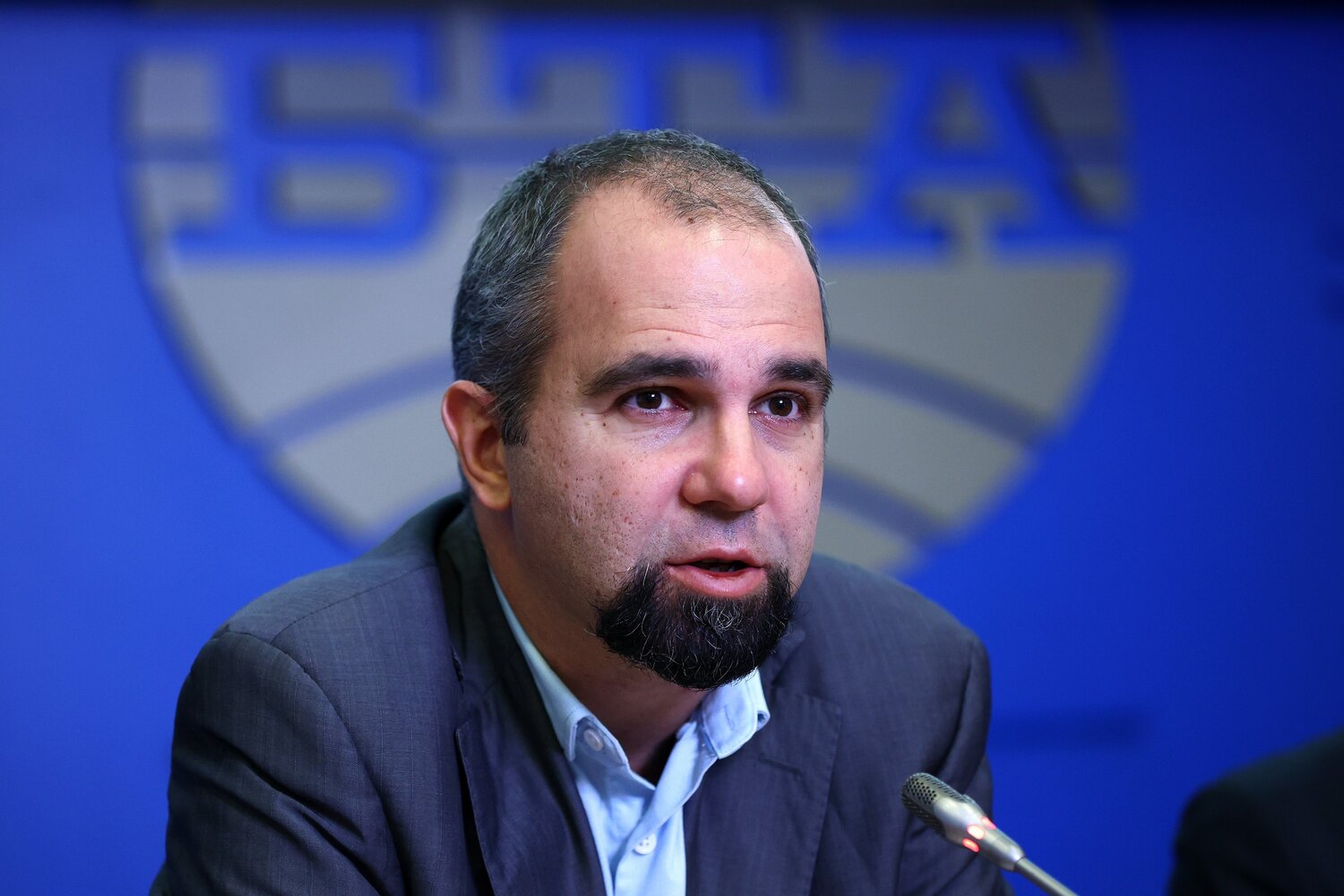 Хората продължават да дават шанс на тази власт правителството има