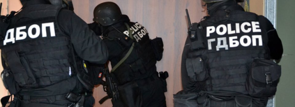 Девет души са задържани в Сливен по време на специализира