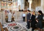Петков със съпругата си Линда на божествена света литургия в базиликата ''Сан Клементе'' в Рим