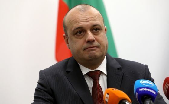 Украинските бежанци трябва час по-скоро да бъдат интегрирани, заяви министърът