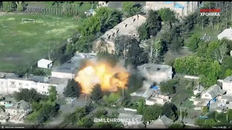 Руската армия с гордост показва унищожаването на центъра на украински