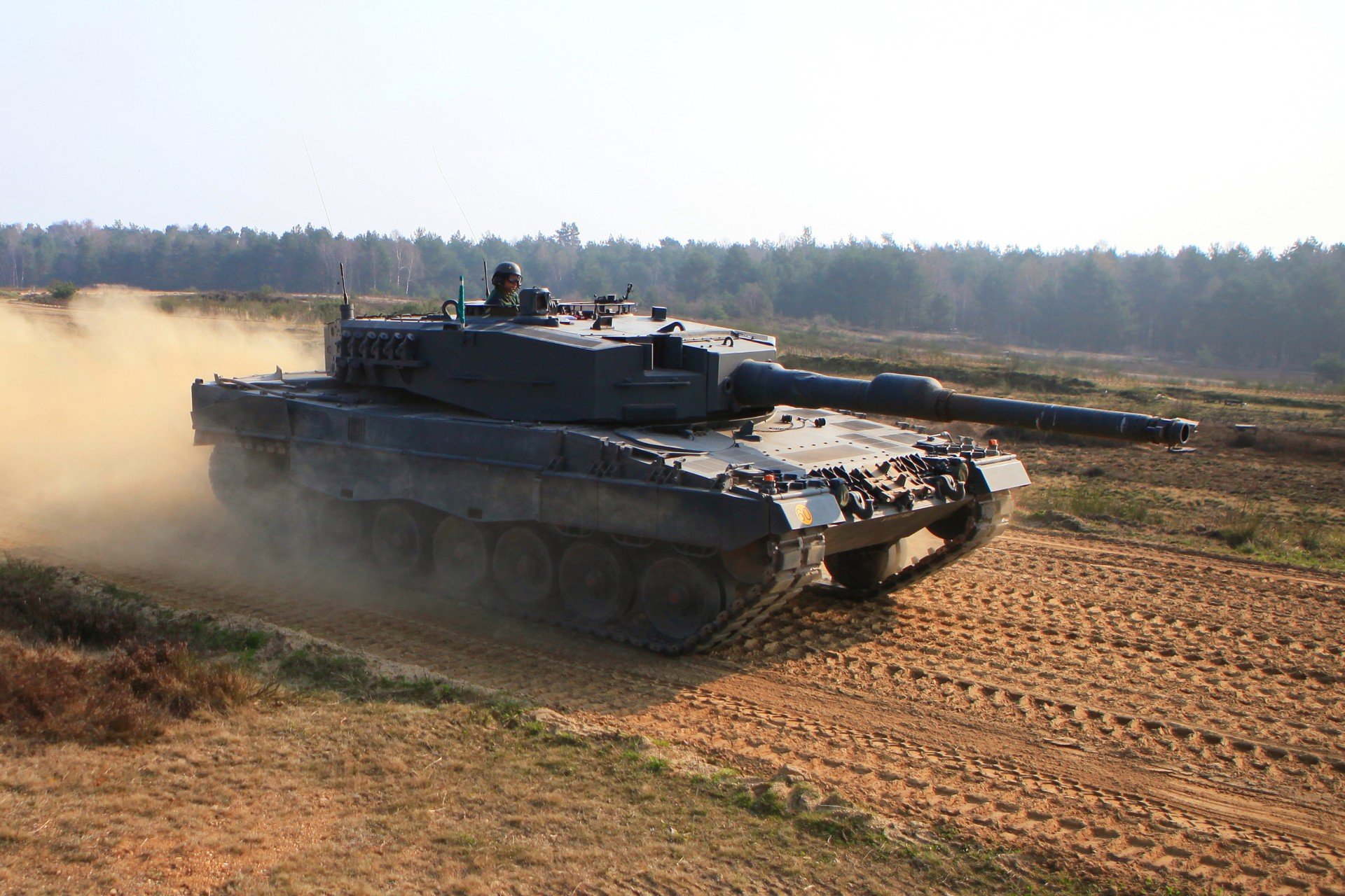 Доставката вече обещани от Германия но недоставени танкове Леопард за