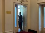 Искрен Митев пред стаята на Костадинов: Просто исках да му оправя вратовръзката