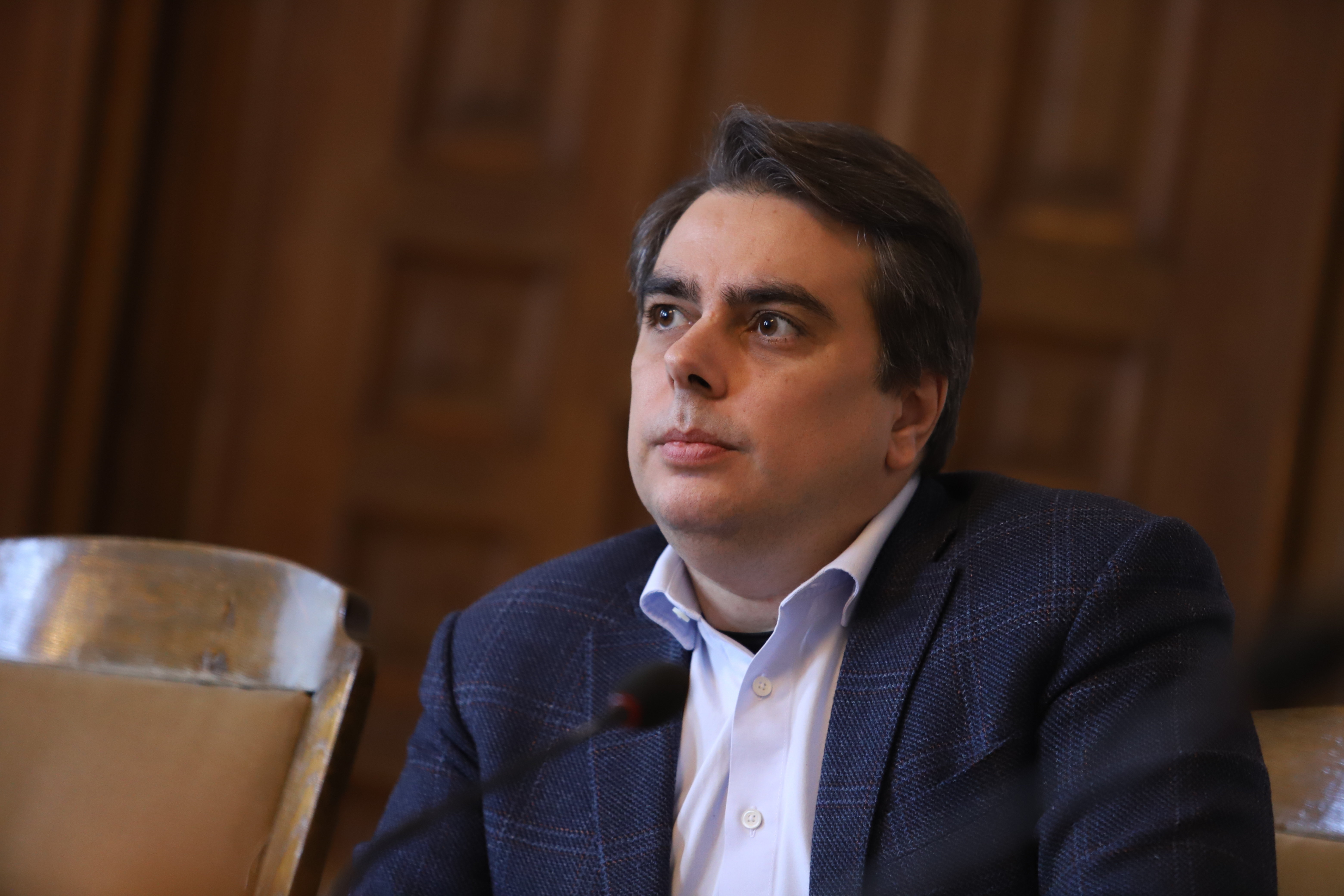 Бившият енергиен министър Теменужка Петкова и вицепремиерът Асен Василев се