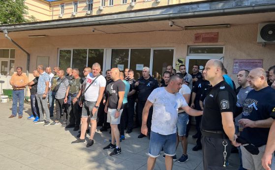 Протест на надзиратели и служители от софийския затвор