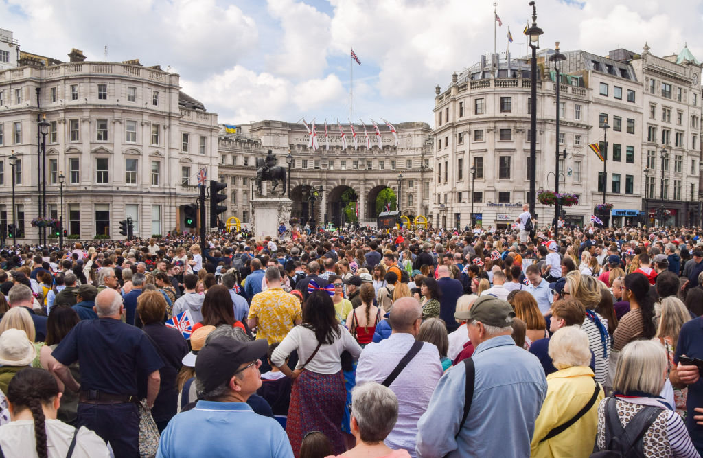 Британската полиция съобщи днес, че е евакуирала за кратко лондонския