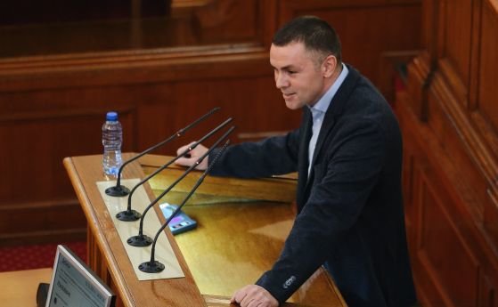 Депутатът от Продължаваме промяната Христо Петров известен с прякора си
