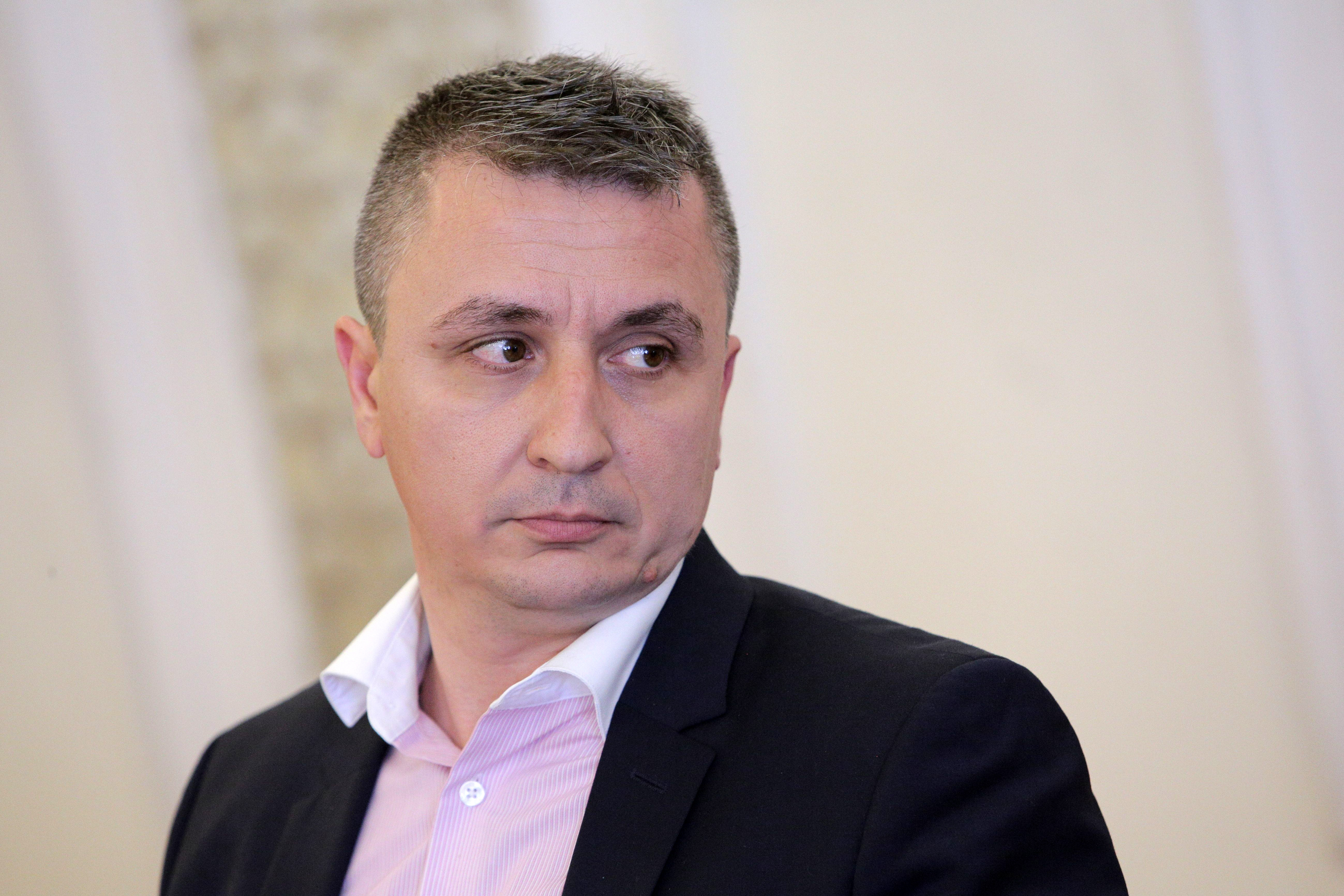 Министърът на енергетиката Александър Николов отговори на заместника си Пламен