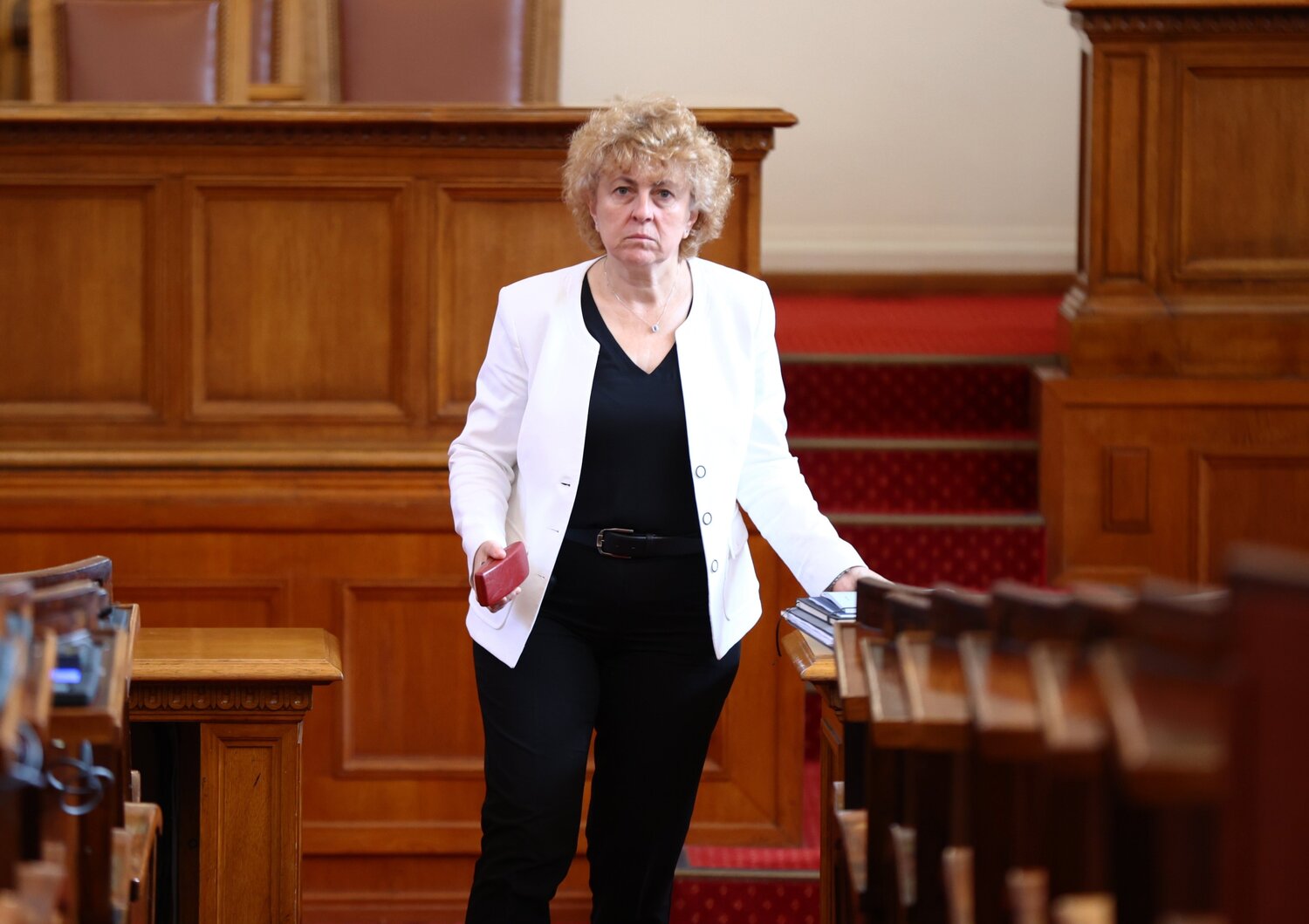 Преди час лидерът на Има такъв народ Слави  
По рано днес