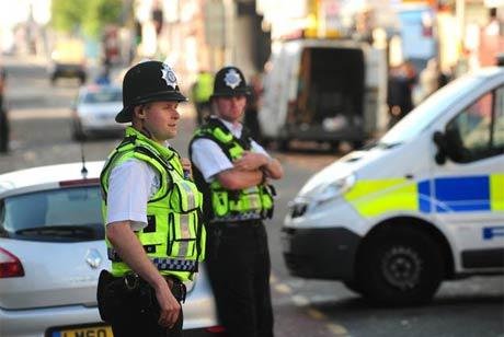 Полицията за борба с тероризма е арестувала на лондонско летище