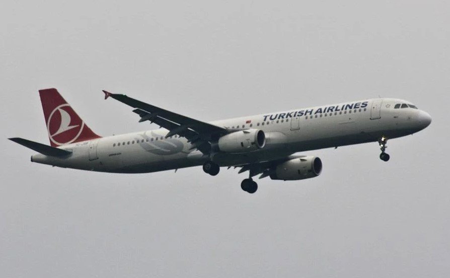 Търкиш еърлайнс националният авиопревозвач на Турция вече ще се казва  Тюрк