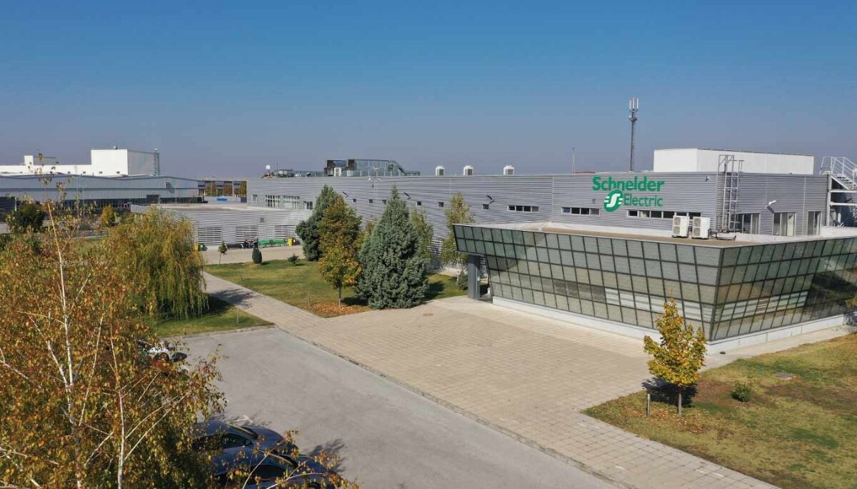 Schneider Electric инвестира над 60 млн евро в разширение на