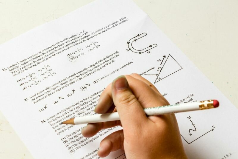 Министерството на образованието и науката публикува тестовете по математика от