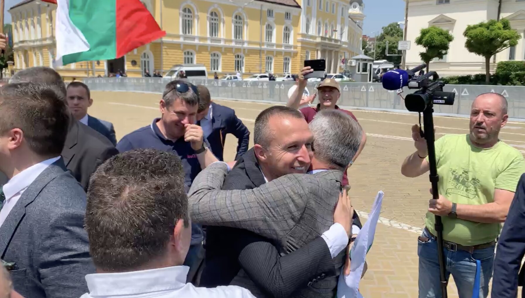 ВМРО и национално движение Хан Кубрат  се събраха на протест пред