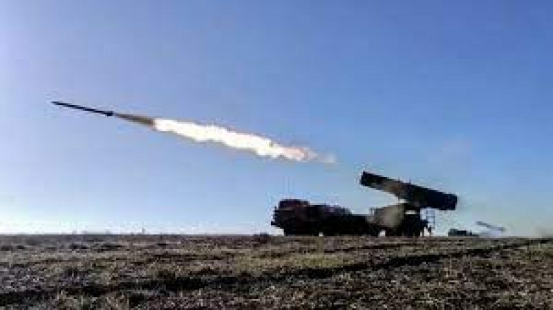 Руските окупатори нанасят ракетни удари по жилищна и промишлена инфраструктура