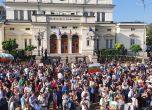 Площадът отесня. Над 10 000 са пред НС, за да подкрепят правителството (снимки и видео)