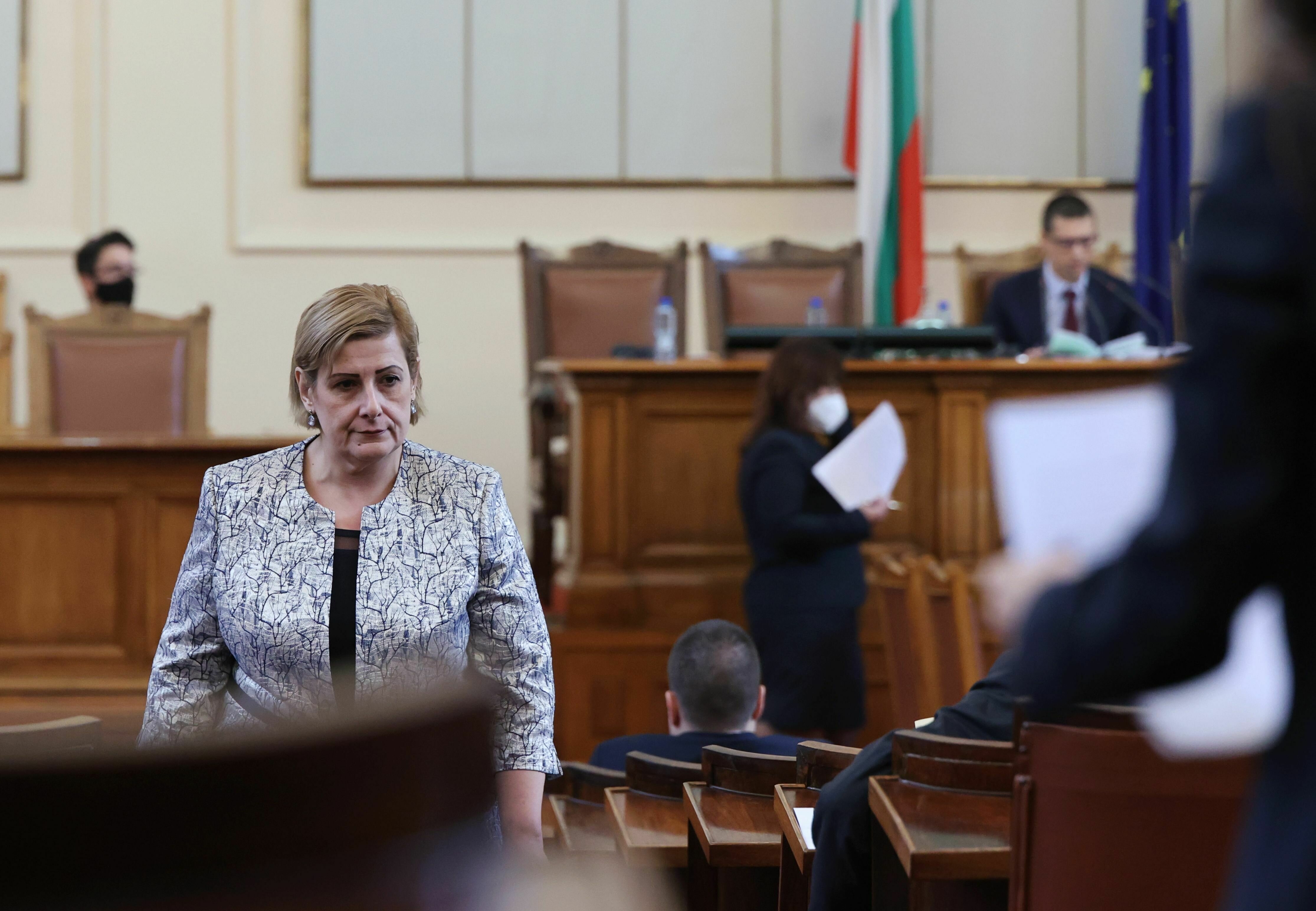 Депутатът от Възраждане Елена Гунчева няма да присъства на заседанието