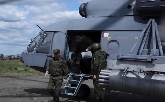 Шойгу инспектира руските сили в Донбас и раздаде награди на войници