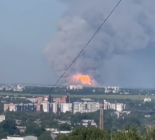 Украинската артилерия е поразила в понеделник склад за боеприпаси на