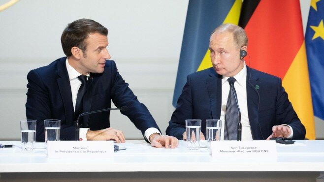 Разговор между френския президент Еманюел Макрон и руския му колега Владимир