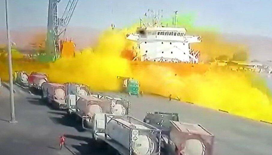 Изтичане на токсичен хлорен газ в йорданското пристанище Акаба в