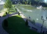 Паника и ужас. Появи се видео от градския парк в Кременчук в момента на атаката срещу търговския център