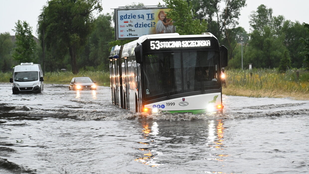 Мощни бури и градушки преминаха през Полша през последното денонощие