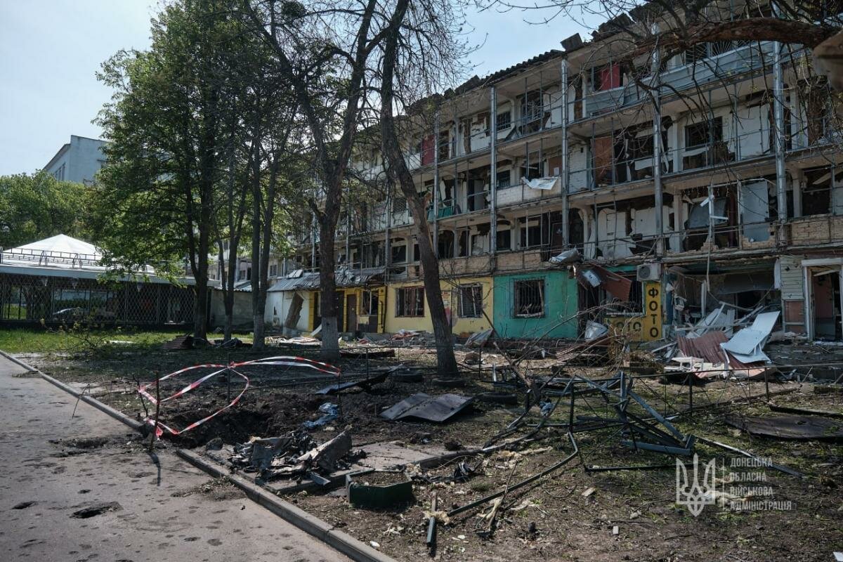 В резултат на мащабен обстрел на градовете Славянск и Краматорск