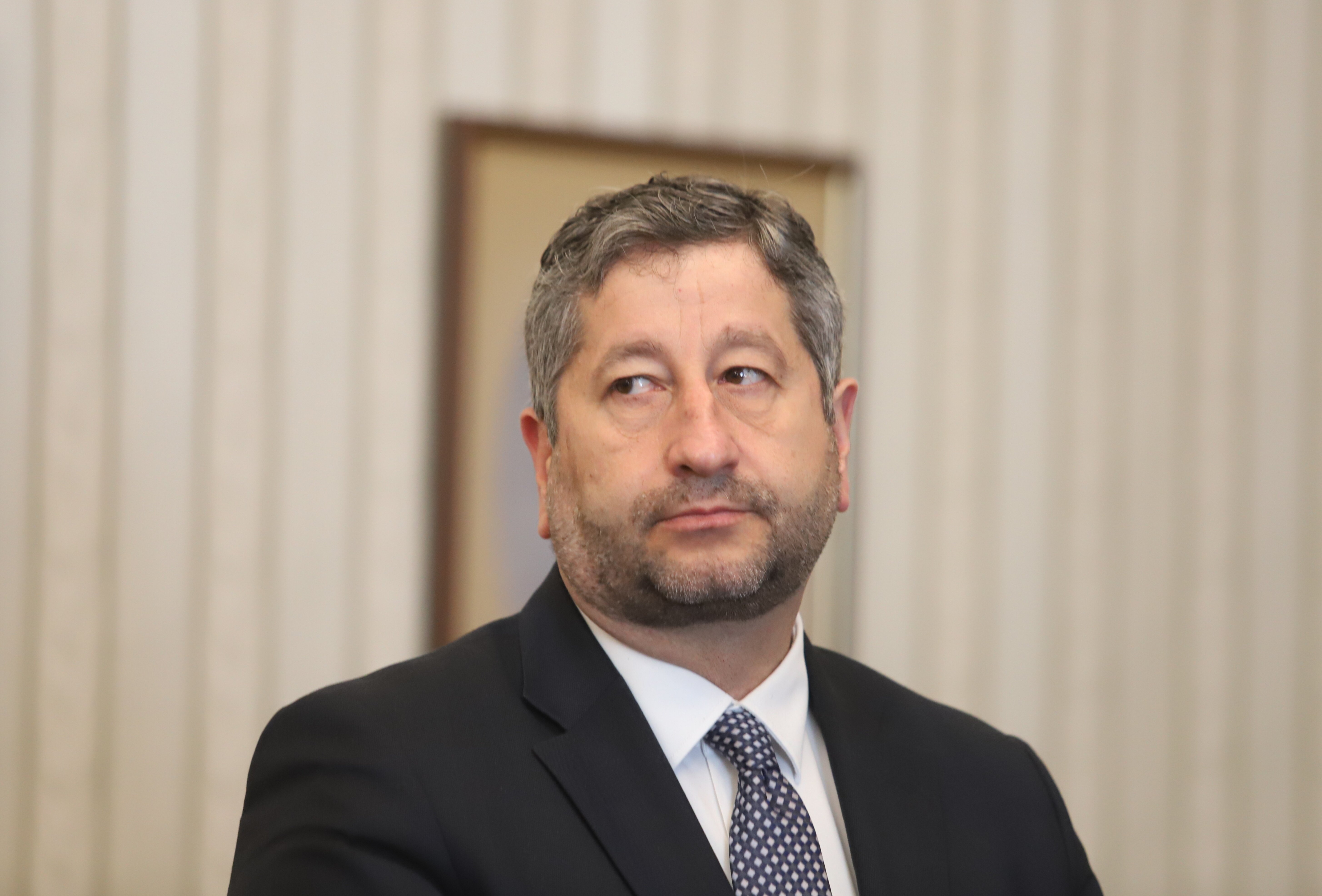 Председателят на ПГ на Демократична България Христо Иванов призова президента
